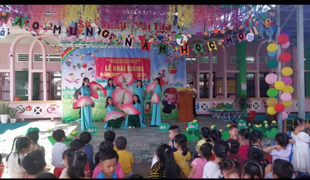 khai giảng 3